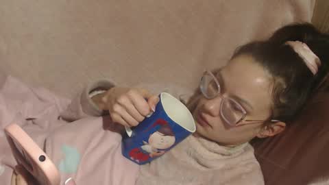 say meow and send tip  online show from March 2, 2026, 7:43 pm