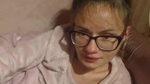 say meow and send tip  online show from October 22, 2025, 6:29 pm