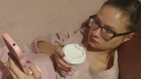 say meow and send tip  online show from November 20, 2025, 10:15 am