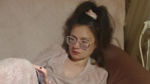 say meow and send tip  online show from April 4, 2026, 10:40 pm