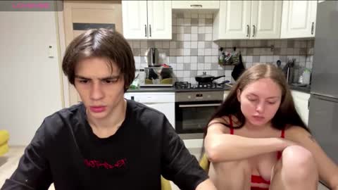 flowerscouple online show from March 28, 2026, 9:58 pm