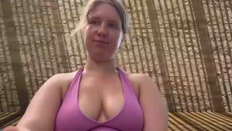 fluffy_bunnyxxx online show from April 15, 2026, 6:31 am