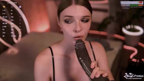 Snapshot of fluffyellie chatting on September 18, 2025, 2:52 pm ask me online show from September 18, 2025, 2:52 pm