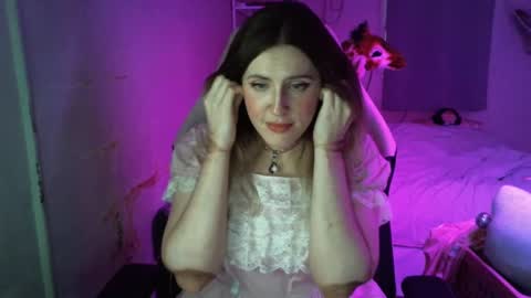 Snapshot of fluxsux chatting on September 15, 2025, 1:55 pm Flux online show from September 15, 2025, 1:55 pm