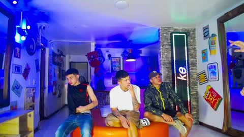 Snapshot of flyckers chatting on December 2, 2024, 12:41 am flyckers online show from December 2, 2024, 12:41 am