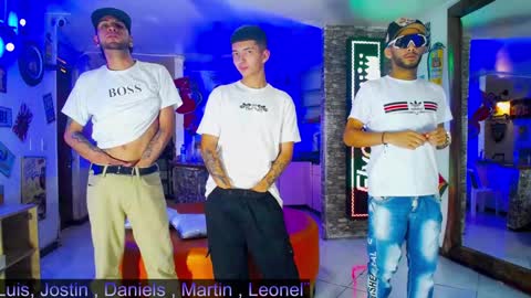 Snapshot of flyckers chatting on December 3, 2024, 12:35 am flyckers online show from December 3, 2024, 12:35 am