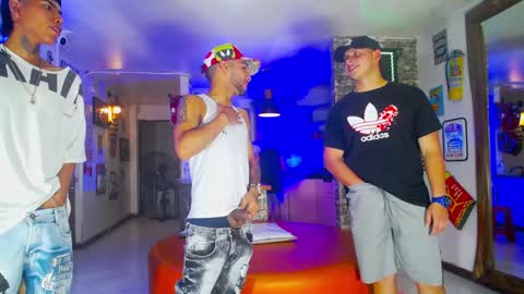 Snapshot of flyckers chatting on December 6, 2024, 6:50 pm flyckers online show from December 6, 2024, 6:50 pm