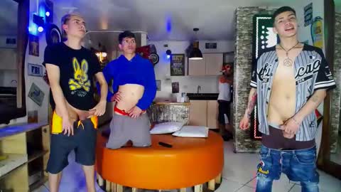 Snapshot of flyckers chatting on December 23, 2024, 12:46 am flyckers online show from December 23, 2024, 12:46 am