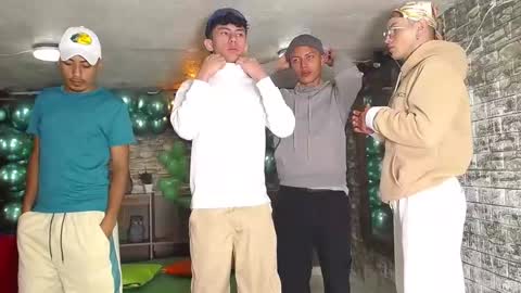 Snapshot of flyckers chatting on February 12, 2025, 12:01 pm flyckers online show from February 12, 2025, 12:01 pm