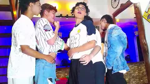 Snapshot of flyckers chatting on October 7, 2025, 8:17 pm flyckers online show from October 7, 2025, 8:17 pm