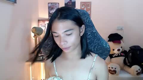 Snapshot of foeheart chatting on December 18, 2024, 4:17 pm Foe online show from December 18, 2024, 4:17 pm