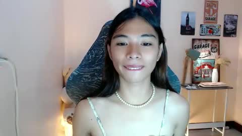 Snapshot of foeheart chatting on October 10, 2025, 7:29 am Foe online show from October 10, 2025, 7:29 am