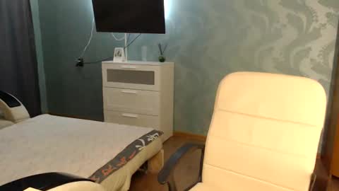 Molli  Ready for any play with you. Hottest show in pvt  Help a student earn big tokens  online show from April 20, 2026, 11:28 pm