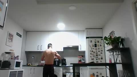 fonsi924 online show from March 10, 2026, 6:07 am