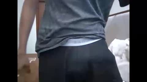 fonzi_flores online show from October 9, 2025, 8:45 am