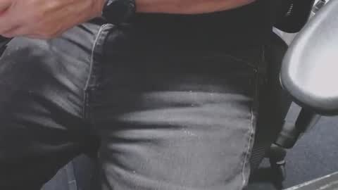 Foot online show from October 13, 2025, 7:36 pm