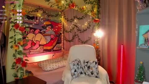 Snapshot of forest_lina chatting on February 10, 2025, 12:50 pm online show from February 10, 2025, 12:50 pm