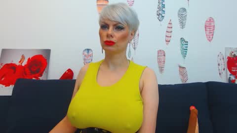 Snapshot of forever_barbie chatting on October 19, 2025, 10:43 pm Adana online show from October 19, 2025, 10:43 pm