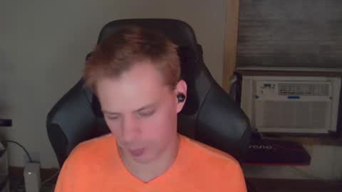 Snapshot of forever_broken chatting on October 9, 2025, 5:16 am forever_broken online show from October 9, 2025, 5:16 am