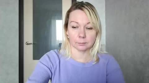 forever_smilex online show from December 13, 2024, 9:57 am