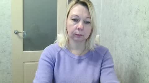 forever_smilex online show from December 20, 2024, 7:55 am