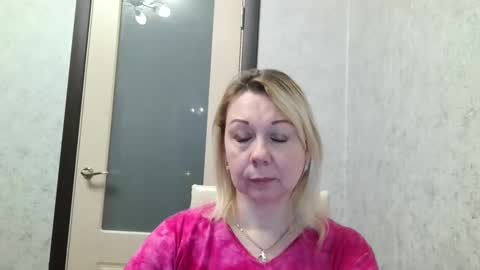 forever_smilex online show from December 21, 2024, 6:09 am