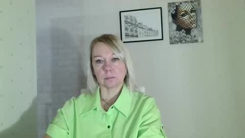 forever_smilex online show from December 24, 2024, 6:33 am