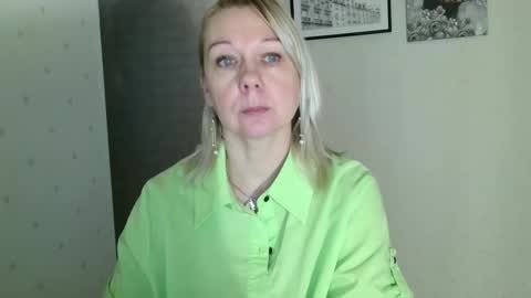 forever_smilex online show from December 26, 2024, 9:55 am