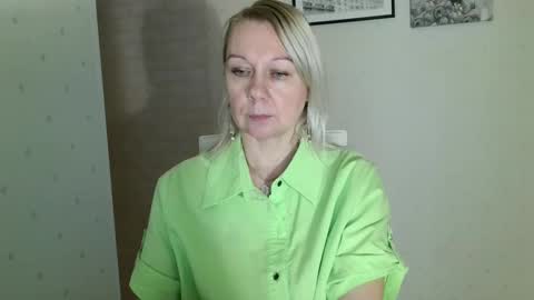 forever_smilex online show from December 26, 2024, 12:59 pm