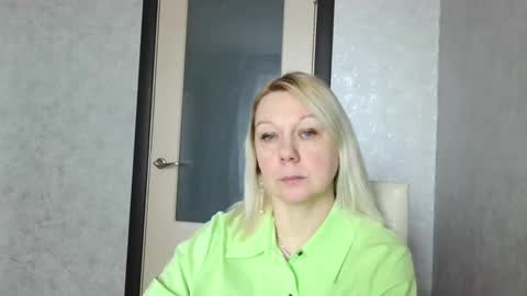 forever_smilex online show from January 17, 2025, 10:33 am