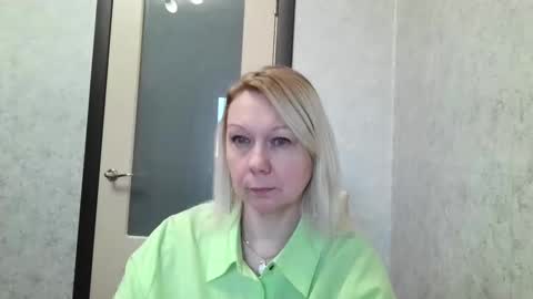 forever_smilex online show from January 17, 2025, 1:35 pm