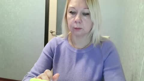 forever_smilex online show from January 20, 2025, 6:10 am