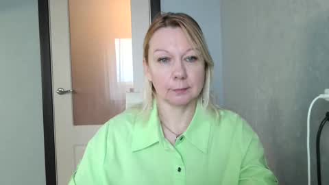 forever_smilex online show from January 21, 2025, 9:13 am