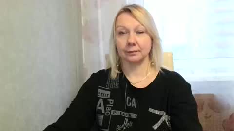 forever_smilex online show from January 23, 2025, 1:35 pm