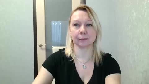 forever_smilex online show from January 29, 2025, 9:55 am