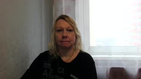 forever_smilex online show from January 30, 2025, 9:47 am