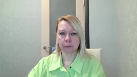 forever_smilex online show from February 3, 2025, 7:07 am
