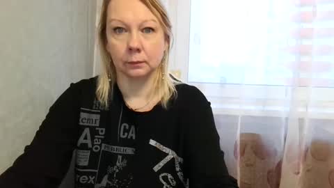 forever_smilex online show from February 8, 2025, 5:51 am