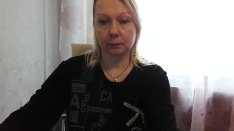 forever_smilex online show from February 8, 2025, 8:52 am