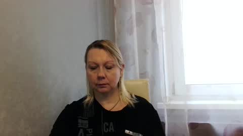 forever_smilex online show from February 8, 2025, 12:50 pm