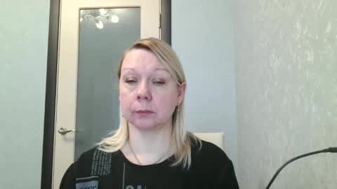 forever_smilex online show from February 21, 2025, 6:18 am