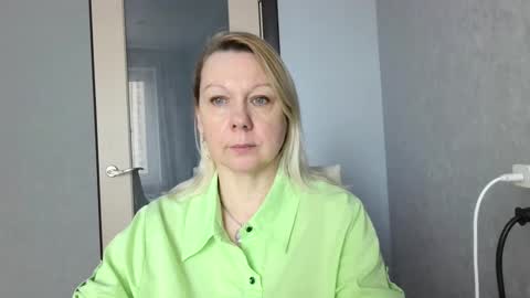 forever_smilex online show from March 3, 2025, 7:21 am