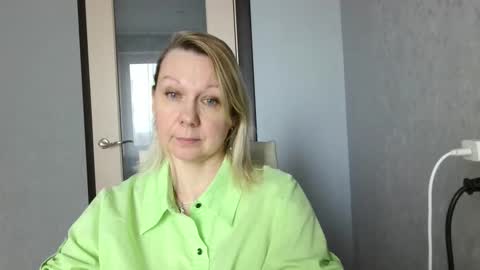forever_smilex online show from March 3, 2025, 10:28 am
