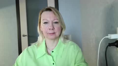 forever_smilex online show from March 4, 2025, 7:08 am