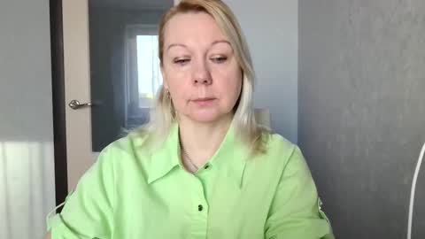 forever_smilex online show from March 11, 2025, 7:15 am