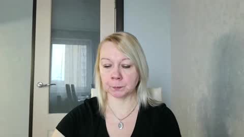 forever_smilex online show from March 12, 2025, 7:13 am