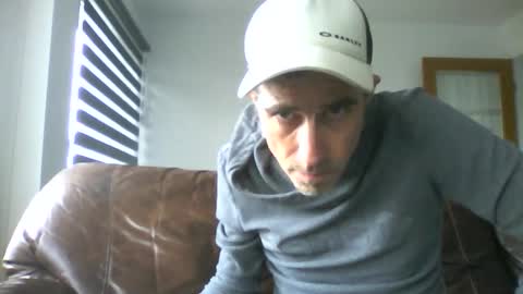 fouraide42 online show from November 17, 2025, 6:35 pm