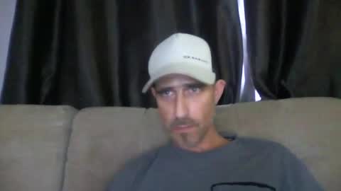 fouraide42 online show from December 19, 2025, 4:36 pm