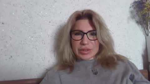 Snapshot of fox_red_lady7 chatting on March 7, 2026, 7:27 am fox_red_lady7 online show from March 7, 2026, 7:27 am