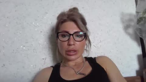 Snapshot of fox_red_lady7 chatting on April 3, 2026, 11:19 am fox_red_lady7 online show from April 3, 2026, 11:19 am